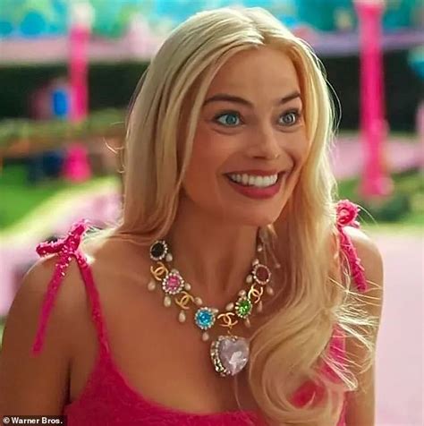 margot robbie chanel fashion show|Margot Robbie barbie Chanel necklace.